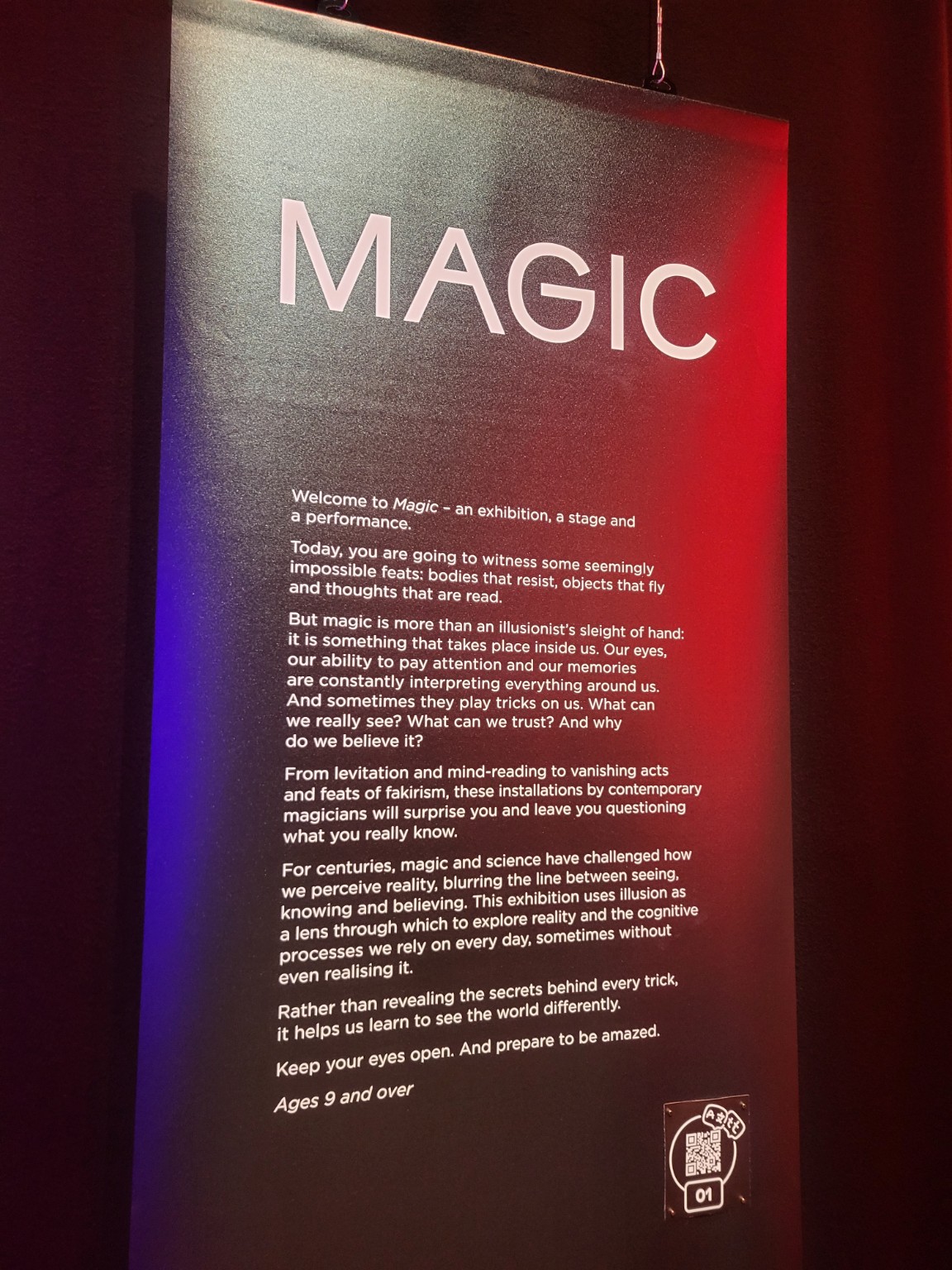 Eingang zur Ausstellung Magic